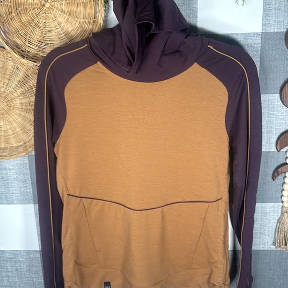 FlyLow Alva Hoodie - Picture 2 of 8